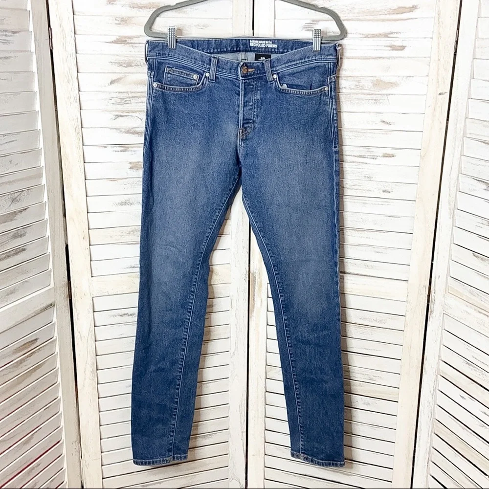 H&M | Men’s Slim Low Waist Light Wash Jean - Picture 2 of 7